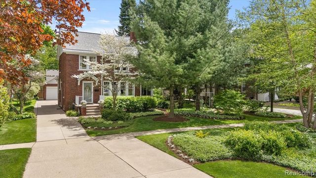 11024 Hubbard Street, Livonia, MI 48150