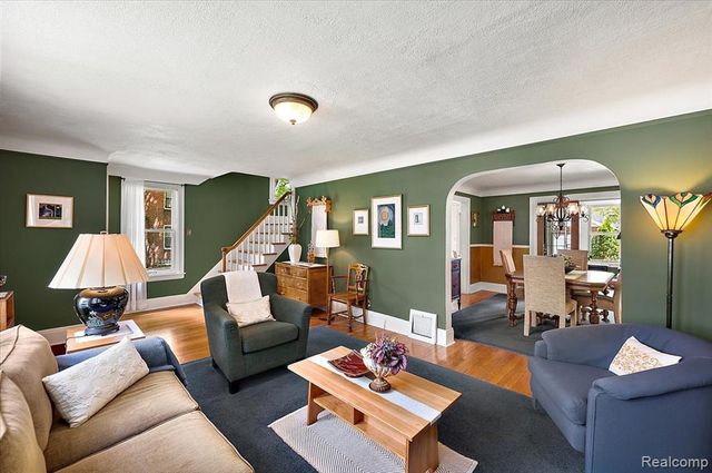 11024 Hubbard Street, Livonia, MI 48150