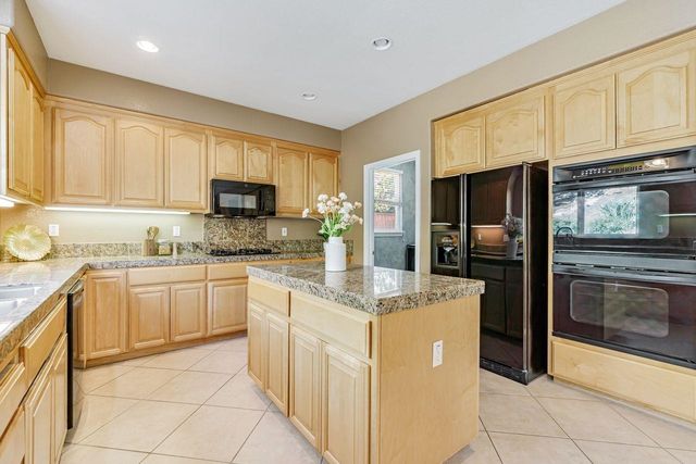 5391 Fernbank Dr, Concord, CA 94521