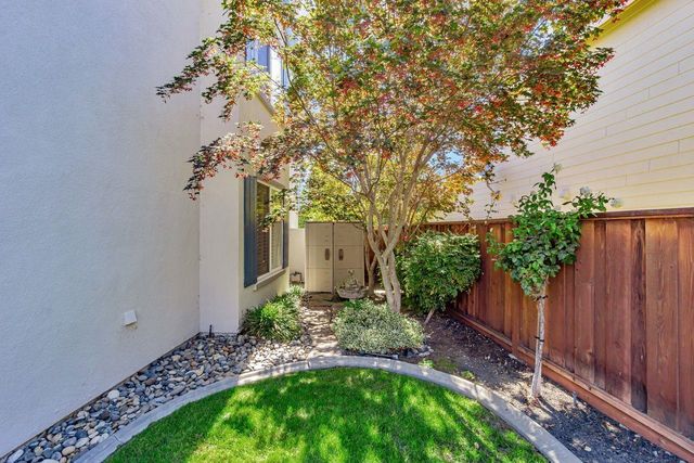 5391 Fernbank Dr, Concord, CA 94521