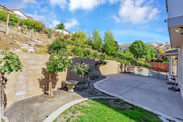 5391 Fernbank Dr, Concord, CA 94521