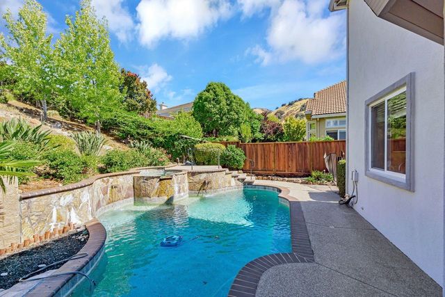 5391 Fernbank Dr, Concord, CA 94521