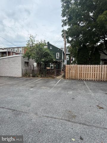 128 E JAMES ST, Lancaster, PA 17602