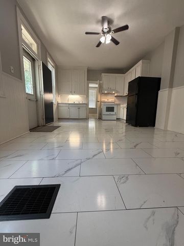 128 E JAMES ST, Lancaster, PA 17602