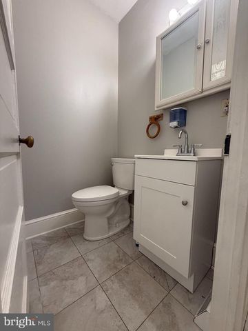 128 E JAMES ST, Lancaster, PA 17602
