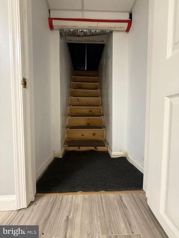 128 E JAMES ST, Lancaster, PA 17602