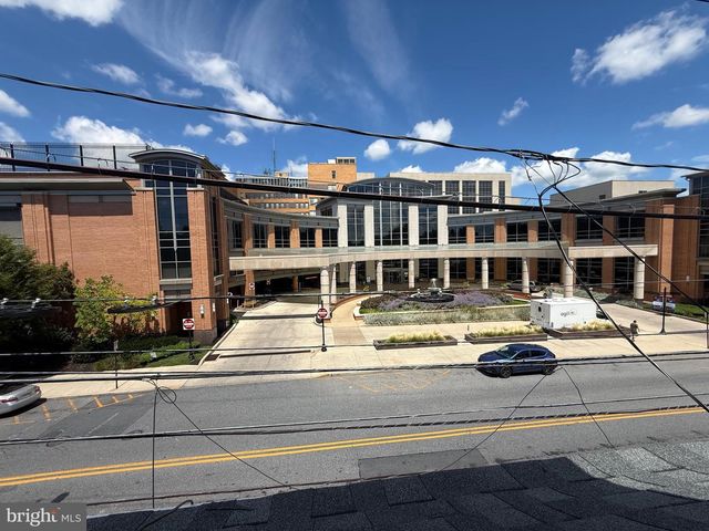128 E JAMES ST, Lancaster, PA 17602