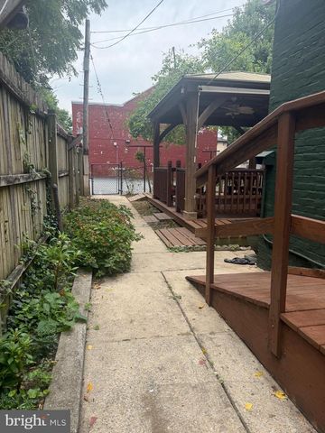 128 E JAMES ST, Lancaster, PA 17602
