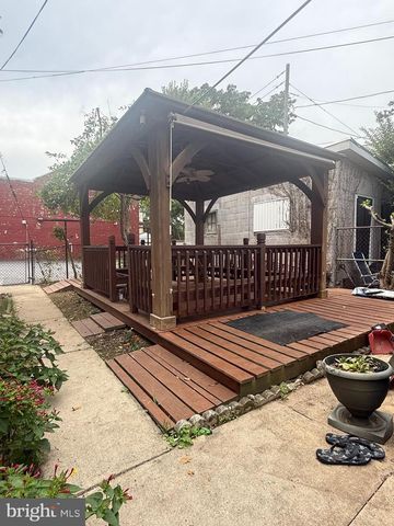 128 E JAMES ST, Lancaster, PA 17602