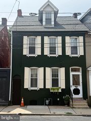 128 E JAMES ST, Lancaster, PA 17602