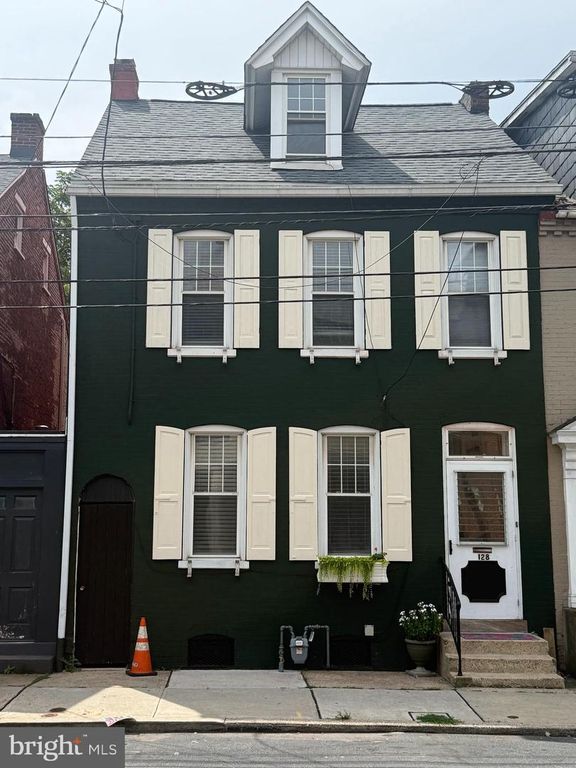 128 E JAMES ST, Lancaster, PA 17602