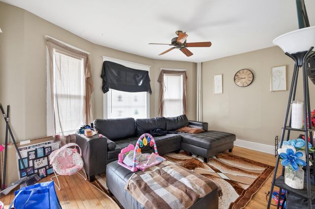 653 Sims Avenue, Saint Paul, MN 55106