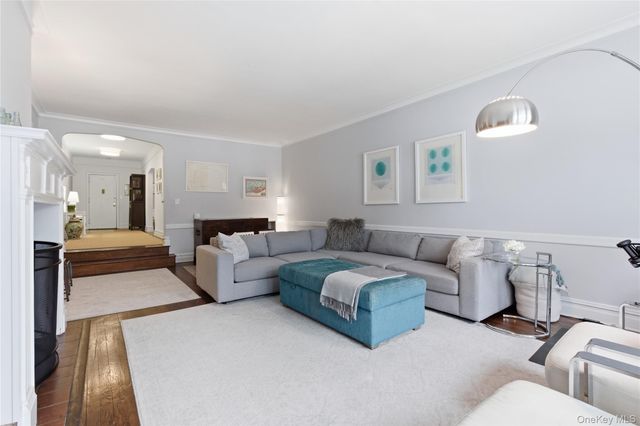 25 Parkview Avenue 2A, Bronxville, NY 10708