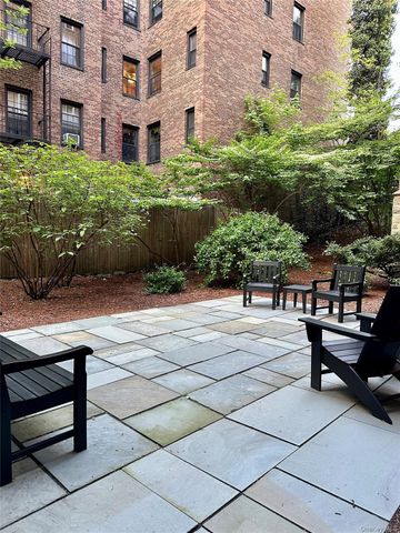 25 Parkview Avenue 2A, Bronxville, NY 10708