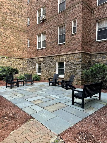 25 Parkview Avenue 2A, Bronxville, NY 10708