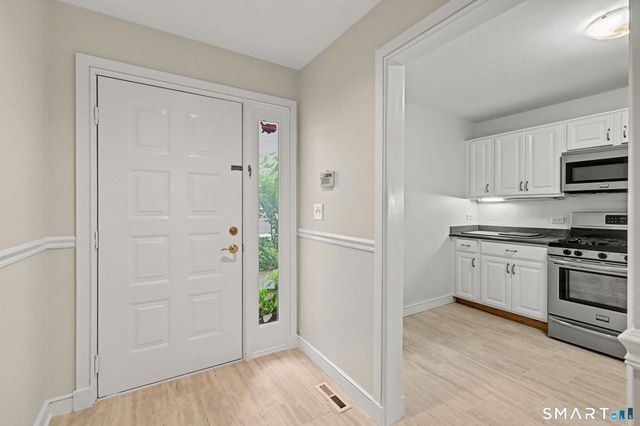 453 East Putnam Avenue 4G, Greenwich, CT 06807
