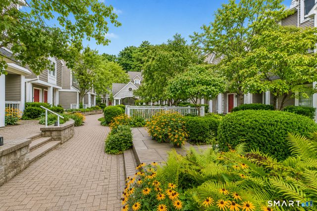 453 East Putnam Avenue 4G, Greenwich, CT 06807