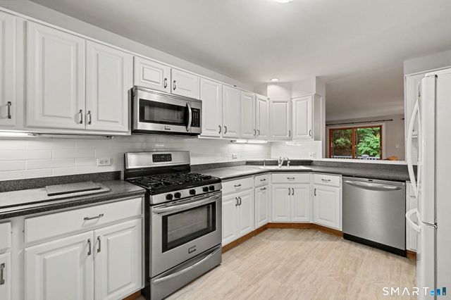 453 East Putnam Avenue 4G, Greenwich, CT 06807
