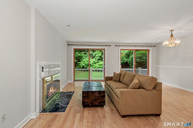 453 East Putnam Avenue 4G, Greenwich, CT 06807