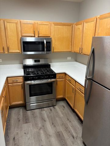 3243 Stratford Court 3B, Lake Bluff, IL 60044