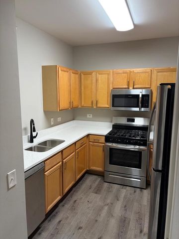 3243 Stratford Court 3B, Lake Bluff, IL 60044
