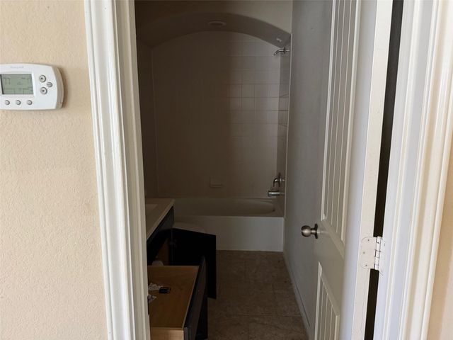 3127 Cambridge Falls Drive, Fresno, TX 77545