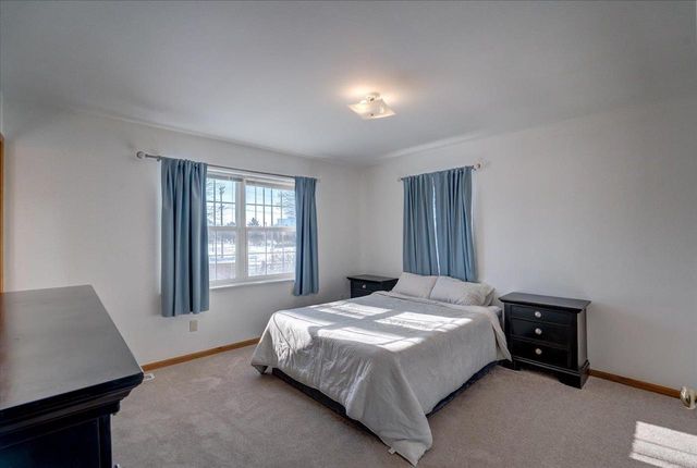 5215 Manitowoc Parkway, Madison, WI 53705