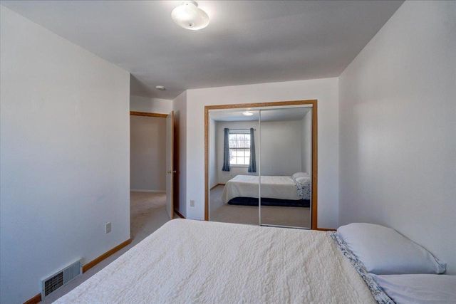 5215 Manitowoc Parkway, Madison, WI 53705