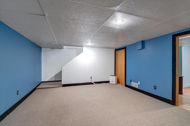 5215 Manitowoc Parkway, Madison, WI 53705