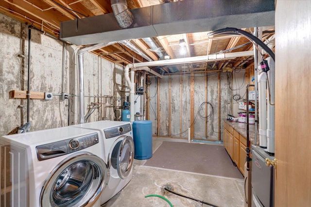 5215 Manitowoc Parkway, Madison, WI 53705