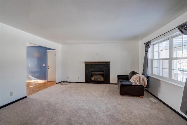 5215 Manitowoc Parkway, Madison, WI 53705