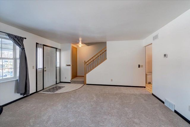 5215 Manitowoc Parkway, Madison, WI 53705