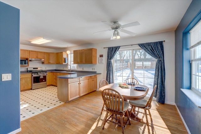 5215 Manitowoc Parkway, Madison, WI 53705