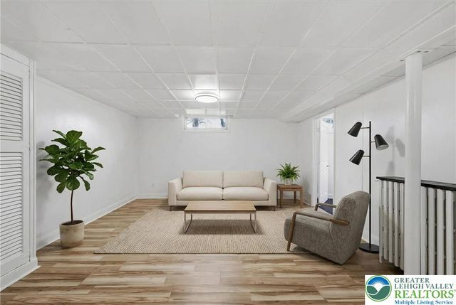 1229 West Whitehall Street, Allentown City, PA 18102