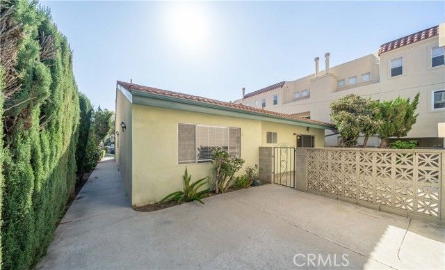 723 E Tujunga Avenue, Burbank, CA 91501