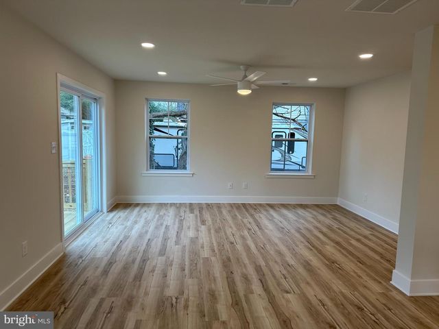 1676 MILLER AVE, West Deptford, NJ 08086