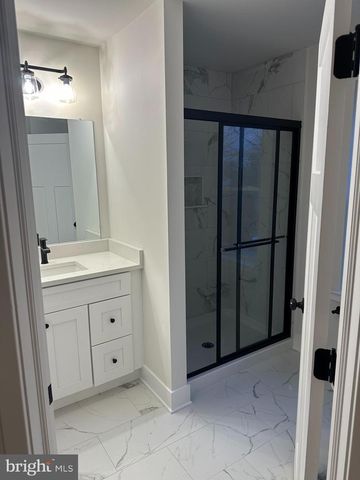 1676 MILLER AVE, West Deptford, NJ 08086