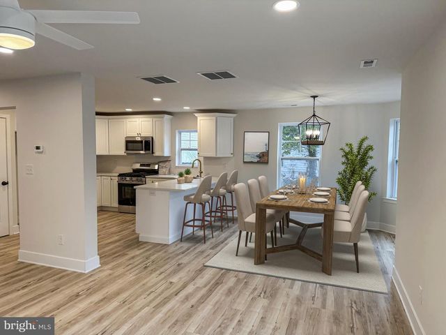 1676 MILLER AVE, West Deptford, NJ 08086