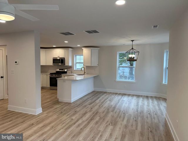 1676 MILLER AVE, West Deptford, NJ 08086