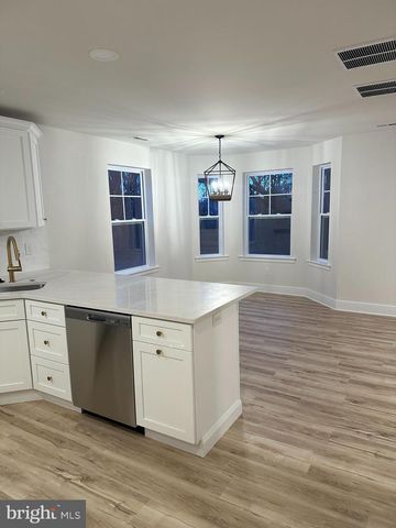 1676 MILLER AVE, West Deptford, NJ 08086