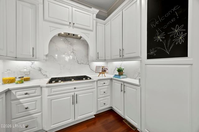 64 Crosstree Drive, Hilton Head Island, SC 29926