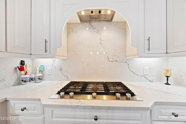 64 Crosstree Drive, Hilton Head Island, SC 29926