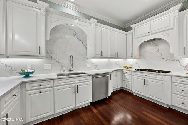 64 Crosstree Drive, Hilton Head Island, SC 29926