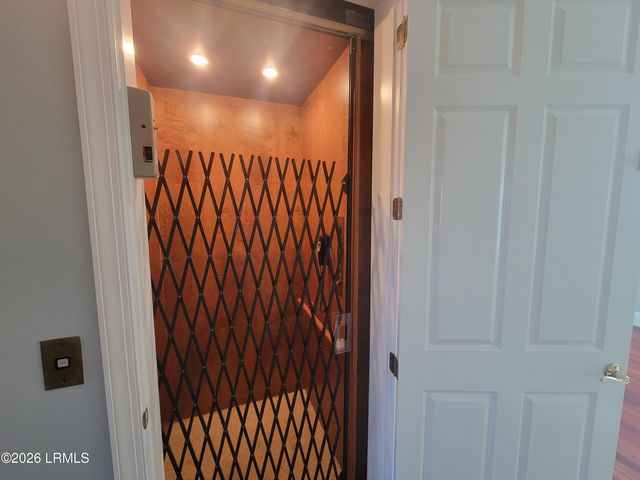 64 Crosstree Drive, Hilton Head Island, SC 29926