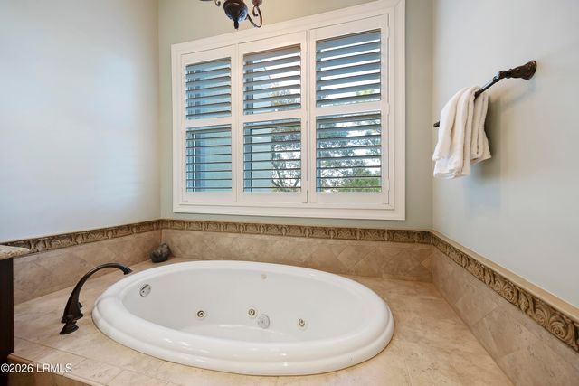 64 Crosstree Drive, Hilton Head Island, SC 29926