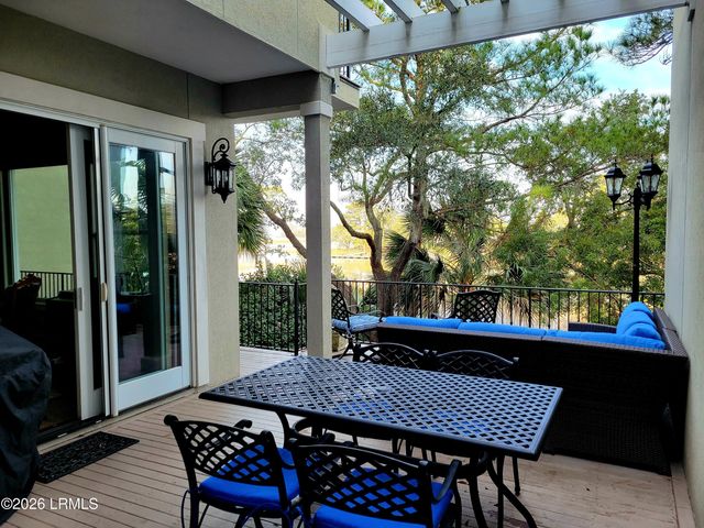 64 Crosstree Drive, Hilton Head Island, SC 29926