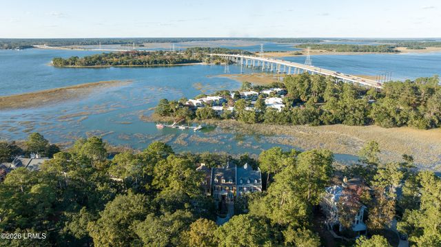 64 Crosstree Drive, Hilton Head Island, SC 29926