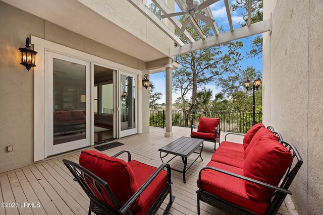 64 Crosstree Drive, Hilton Head Island, SC 29926