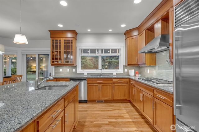 9845 NE 22nd Street, Bellevue, WA 98004