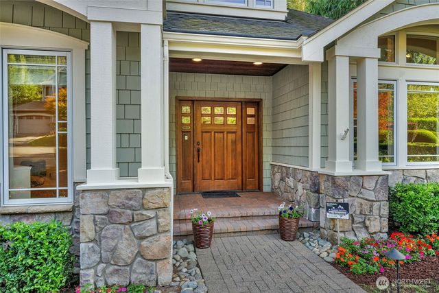 9845 NE 22nd Street, Bellevue, WA 98004